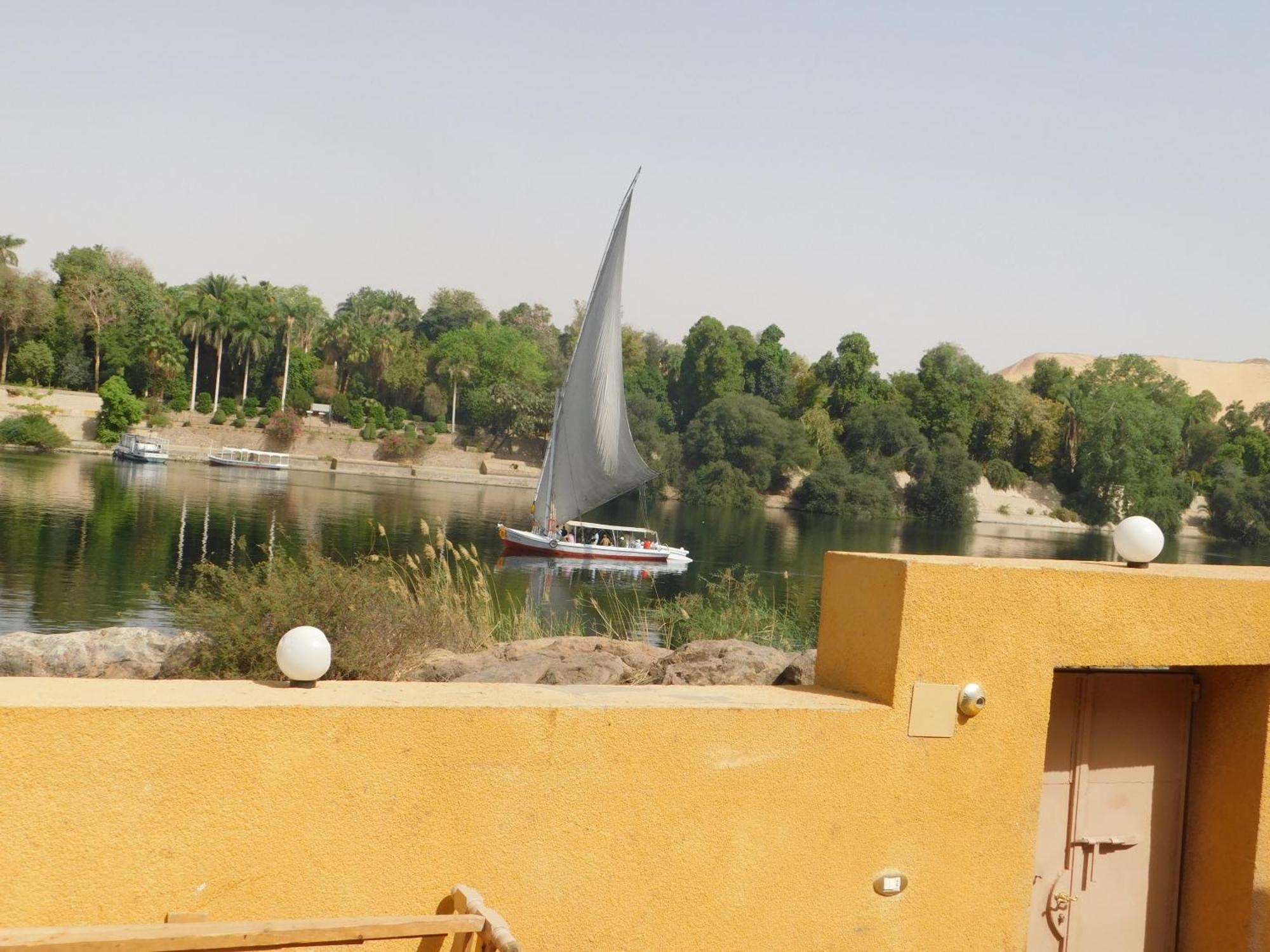 Hamo Guest House Aswan Bagian luar foto